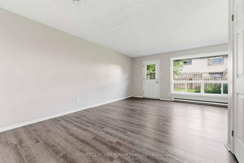 Photo 4 at A - 39 Woodvale Green Drive, Nepean (Craig Henry/Woodvale), Ottawa