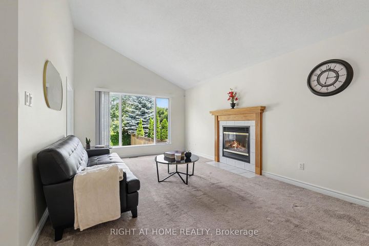 Photo 5 at 54 Fieldcrest Avenue, Nepean (Longfields), Ottawa