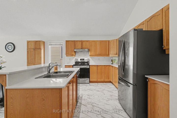 Photo 12 at 54 Fieldcrest Avenue, Nepean (Longfields), Ottawa