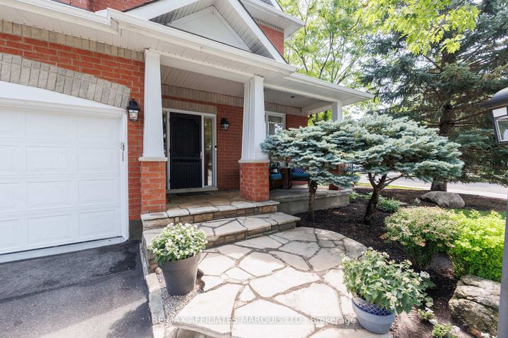 Photo 2 at 11 Redbridge Crescent, Nepean (Longfields), Ottawa