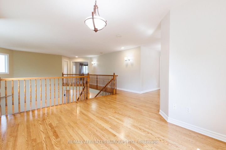 Photo 23 at 11 Redbridge Crescent, Nepean (Longfields), Ottawa
