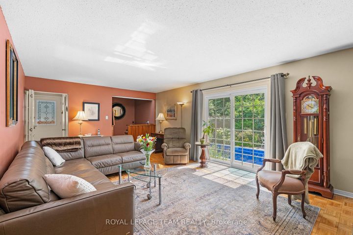 Photo 4 at 36 Glendenning Drive, Nepean (Arlington Woods), Ottawa