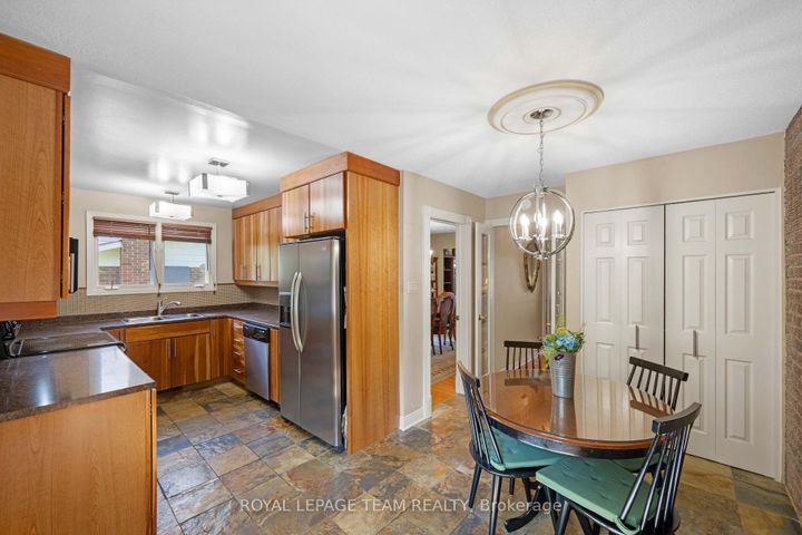 Photo 9 at 36 Glendenning Drive, Nepean (Arlington Woods), Ottawa