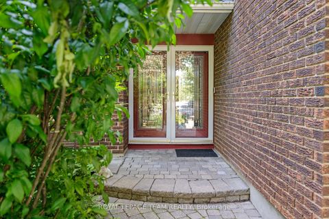 Photo 1 at 36 Glendenning Drive, Nepean (Arlington Woods), Ottawa