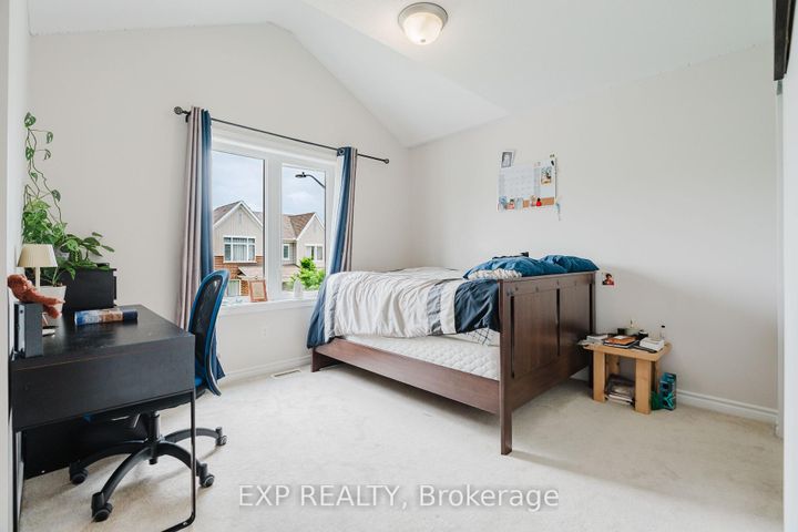 Photo 7 at 30 Coppermine Street, Nepean (Heritage Park), Ottawa