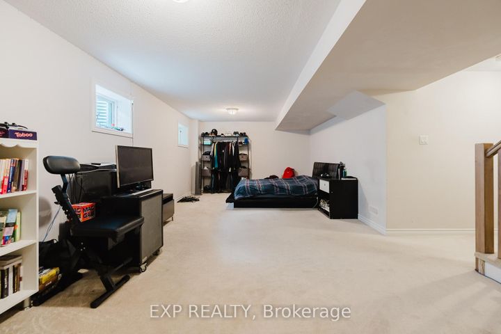 Photo 13 at 30 Coppermine Street, Nepean (Heritage Park), Ottawa
