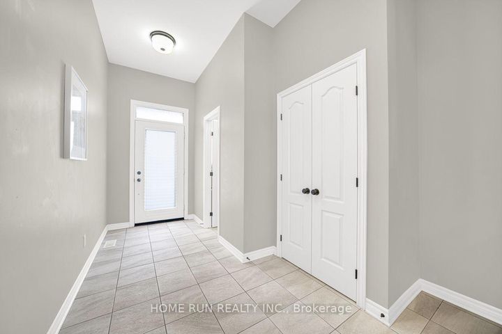 Photo 2 at 261 Brambling Way, Nepean (Half Moon Bay), Ottawa
