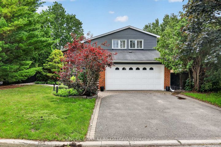 Photo 2 at 1 Blueridge Court, Nepean (Pheasant Run), Ottawa