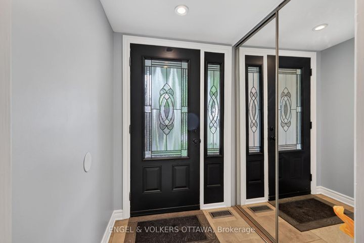 Photo 3 at 1 Blueridge Court, Nepean (Pheasant Run), Ottawa