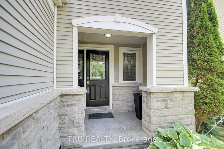 Photo 2 at 109 Braddock Private, Nepean (Stonebridge), Ottawa