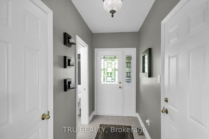 Photo 3 at 109 Braddock Private, Nepean (Stonebridge), Ottawa