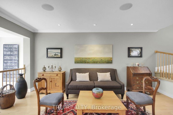 Photo 7 at 109 Braddock Private, Nepean (Stonebridge), Ottawa