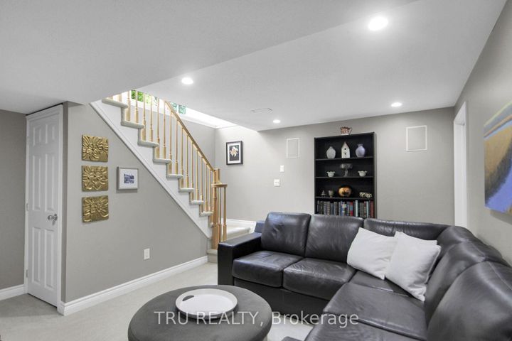 Photo 33 at 109 Braddock Private, Nepean (Stonebridge), Ottawa