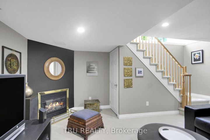 Photo 34 at 109 Braddock Private, Nepean (Stonebridge), Ottawa