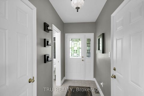 Photo 3 at 109 Braddock Private, Nepean (Stonebridge), Ottawa