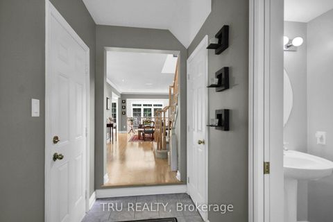Photo 4 at 109 Braddock Private, Nepean (Stonebridge), Ottawa