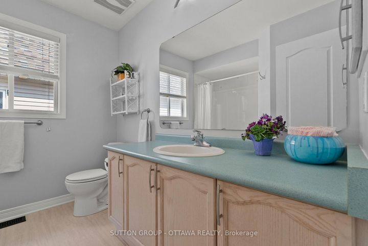 Photo 34 at 21 Avonmore Crescent, Nepean (Barrhaven East), Ottawa