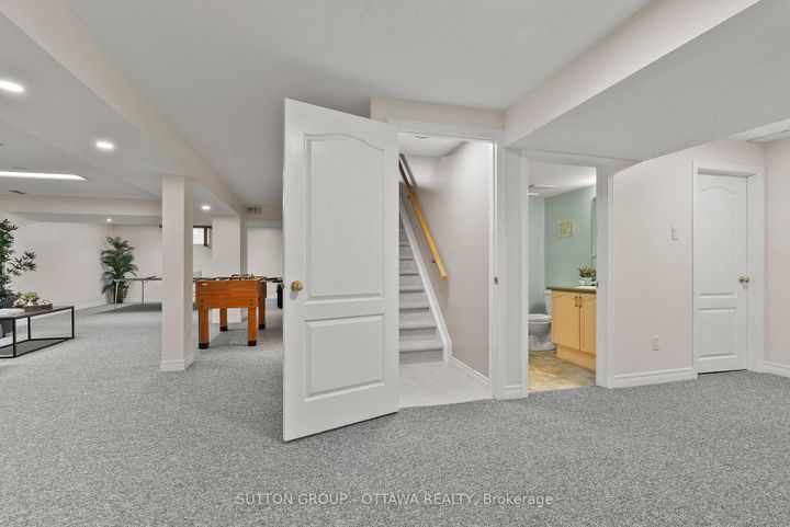 Photo 35 at 21 Avonmore Crescent, Nepean (Barrhaven East), Ottawa