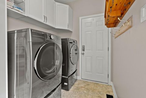 Photo 21 at 21 Avonmore Crescent, Nepean (Barrhaven East), Ottawa