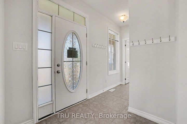 Photo 3 at 425 Aphelion Crescent, Nepean (Half Moon Bay), Ottawa