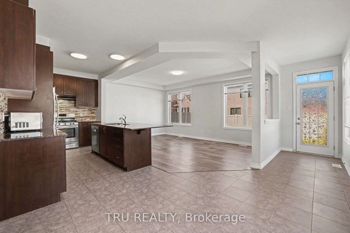 Photo 6 at 425 Aphelion Crescent, Nepean (Half Moon Bay), Ottawa