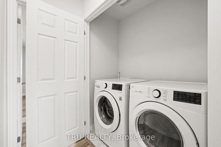 Photo 16 at 425 Aphelion Crescent, Nepean (Half Moon Bay), Ottawa