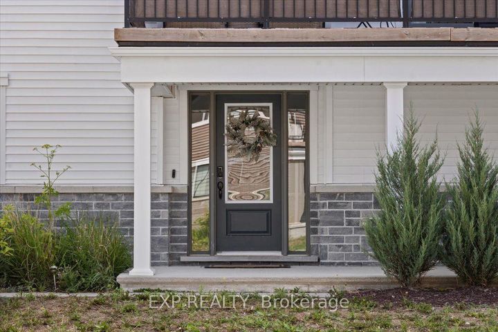 Photo 2 at 293 Anyolite Private, Nepean (Heritage Park), Ottawa