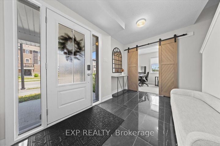 Photo 3 at 293 Anyolite Private, Nepean (Heritage Park), Ottawa
