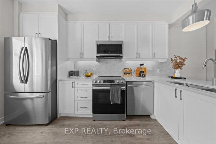 Photo 12 at 293 Anyolite Private, Nepean (Heritage Park), Ottawa