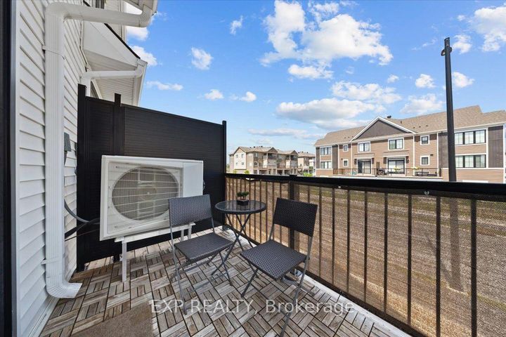 Photo 33 at 293 Anyolite Private, Nepean (Heritage Park), Ottawa