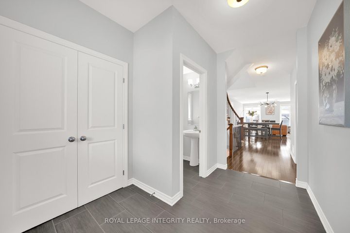Photo 3 at 573 Egret Way, Nepean (Half Moon Bay), Ottawa