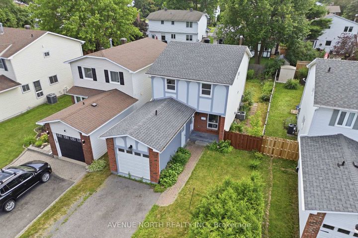 Photo 1 at 6 WOLFGANG Drive, Nepean (Knollsbrook), Ottawa