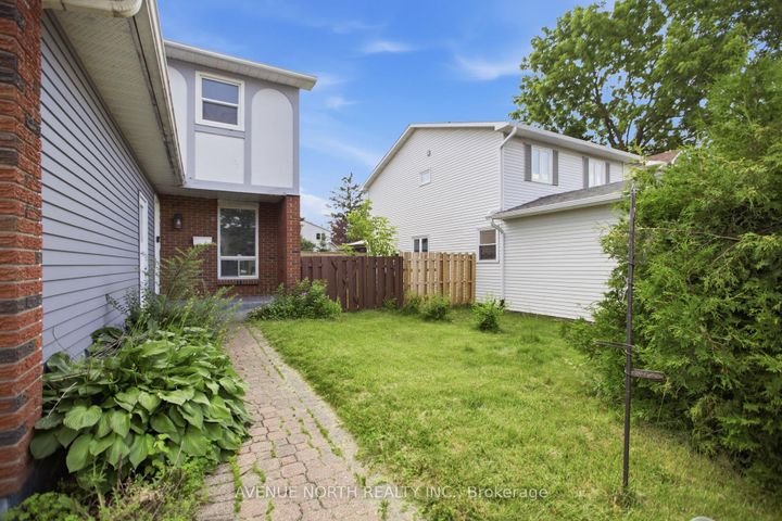 Photo 5 at 6 WOLFGANG Drive, Nepean (Knollsbrook), Ottawa