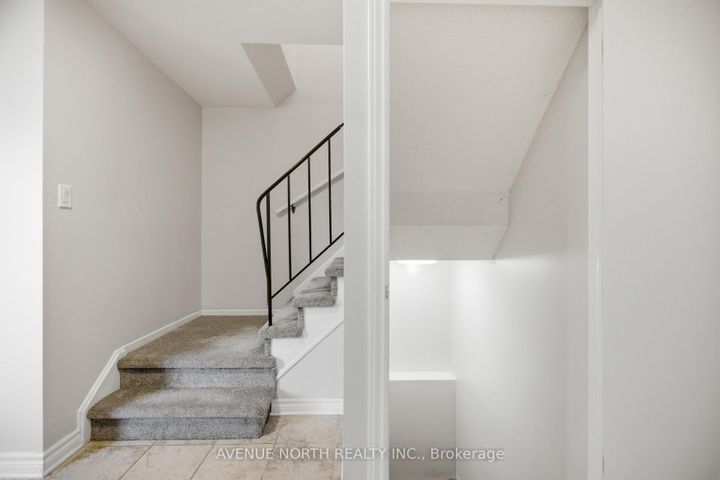 Photo 19 at 6 WOLFGANG Drive, Nepean (Knollsbrook), Ottawa