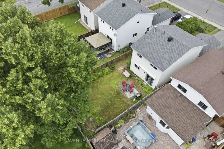 Photo 36 at 6 WOLFGANG Drive, Nepean (Knollsbrook), Ottawa