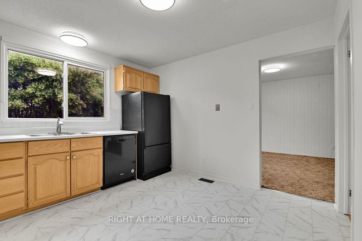 Photo 6 at 99 Craig Henry Drive, Nepean (Craig Henry/Woodvale), Ottawa