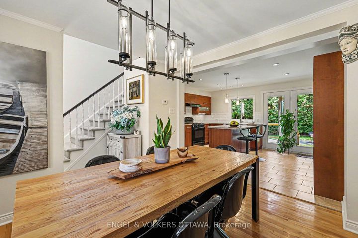 Photo 7 at 176 Sanford Avenue, Nepean (Courtland Park), Ottawa