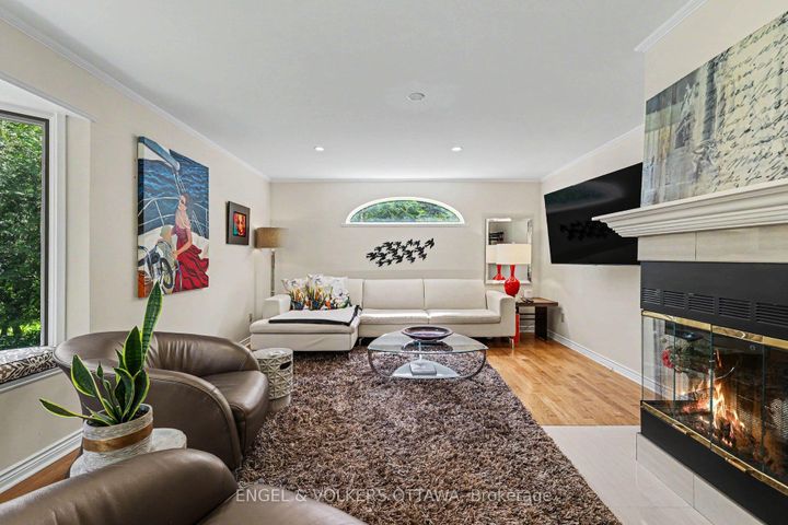 Photo 13 at 176 Sanford Avenue, Nepean (Courtland Park), Ottawa