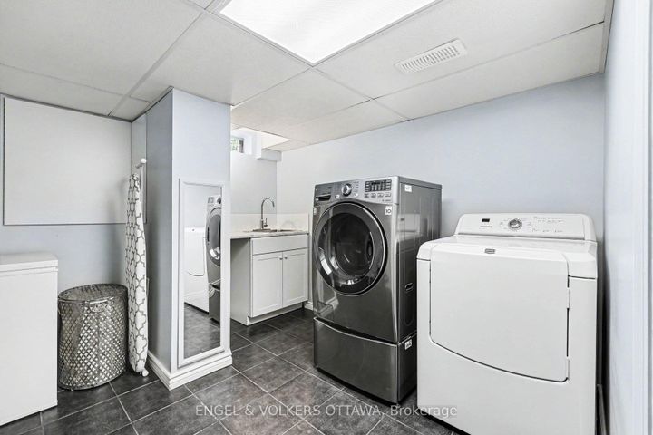 Photo 26 at 176 Sanford Avenue, Nepean (Courtland Park), Ottawa