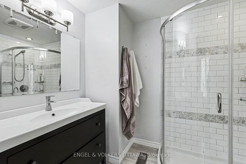 Photo 23 at 176 Sanford Avenue, Nepean (Courtland Park), Ottawa