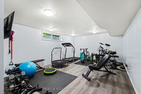 Photo 27 at 176 Sanford Avenue, Nepean (Courtland Park), Ottawa