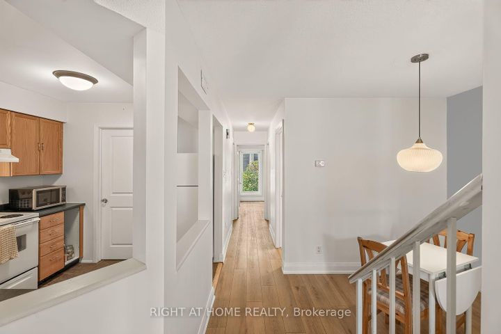 Photo 6 at 15 - 6B Shehyn Lane, Nepean (Tanglewood), Ottawa