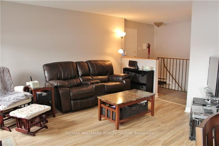 Photo 2 at 4 - 14 Sweetbriar Circle, Nepean (Pheasant Run), Ottawa