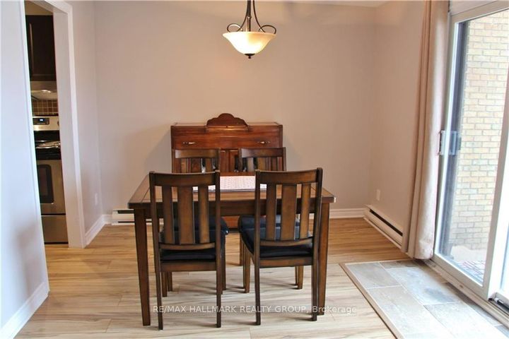 Photo 4 at 4 - 14 Sweetbriar Circle, Nepean (Pheasant Run), Ottawa