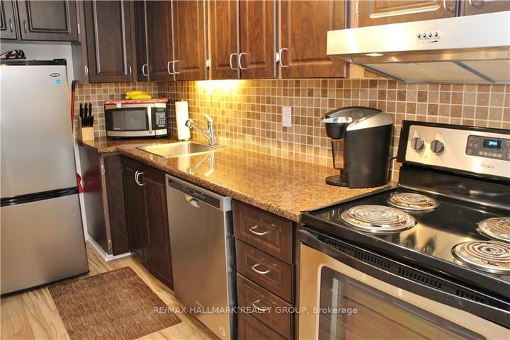 Photo 9 at 4 - 14 Sweetbriar Circle, Nepean (Pheasant Run), Ottawa