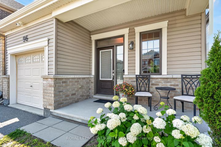Photo 3 at 96 Russet Terrace, Nepean (Half Moon Bay), Ottawa