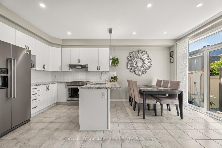 Photo 9 at 96 Russet Terrace, Nepean (Half Moon Bay), Ottawa
