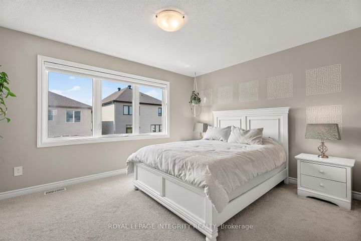 Photo 21 at 96 Russet Terrace, Nepean (Half Moon Bay), Ottawa