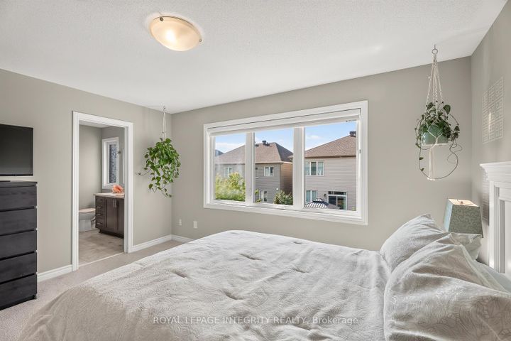 Photo 22 at 96 Russet Terrace, Nepean (Half Moon Bay), Ottawa