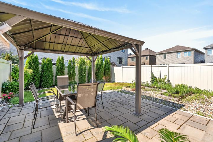 Photo 39 at 96 Russet Terrace, Nepean (Half Moon Bay), Ottawa